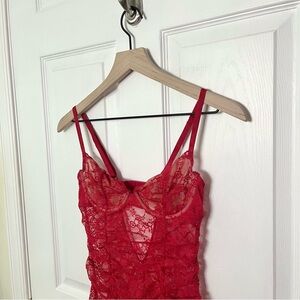 ✧･ﾟadore me red lace bodycon slip